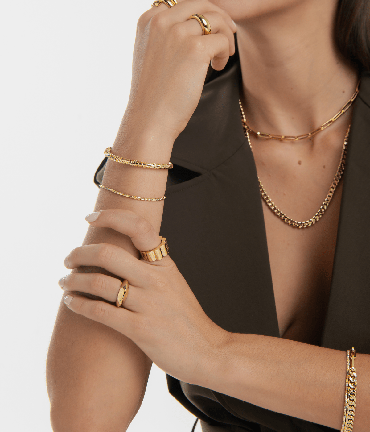18K Gold vs Gold Plated Jewellery: What Is the Real Difference? - Abra Jewellery