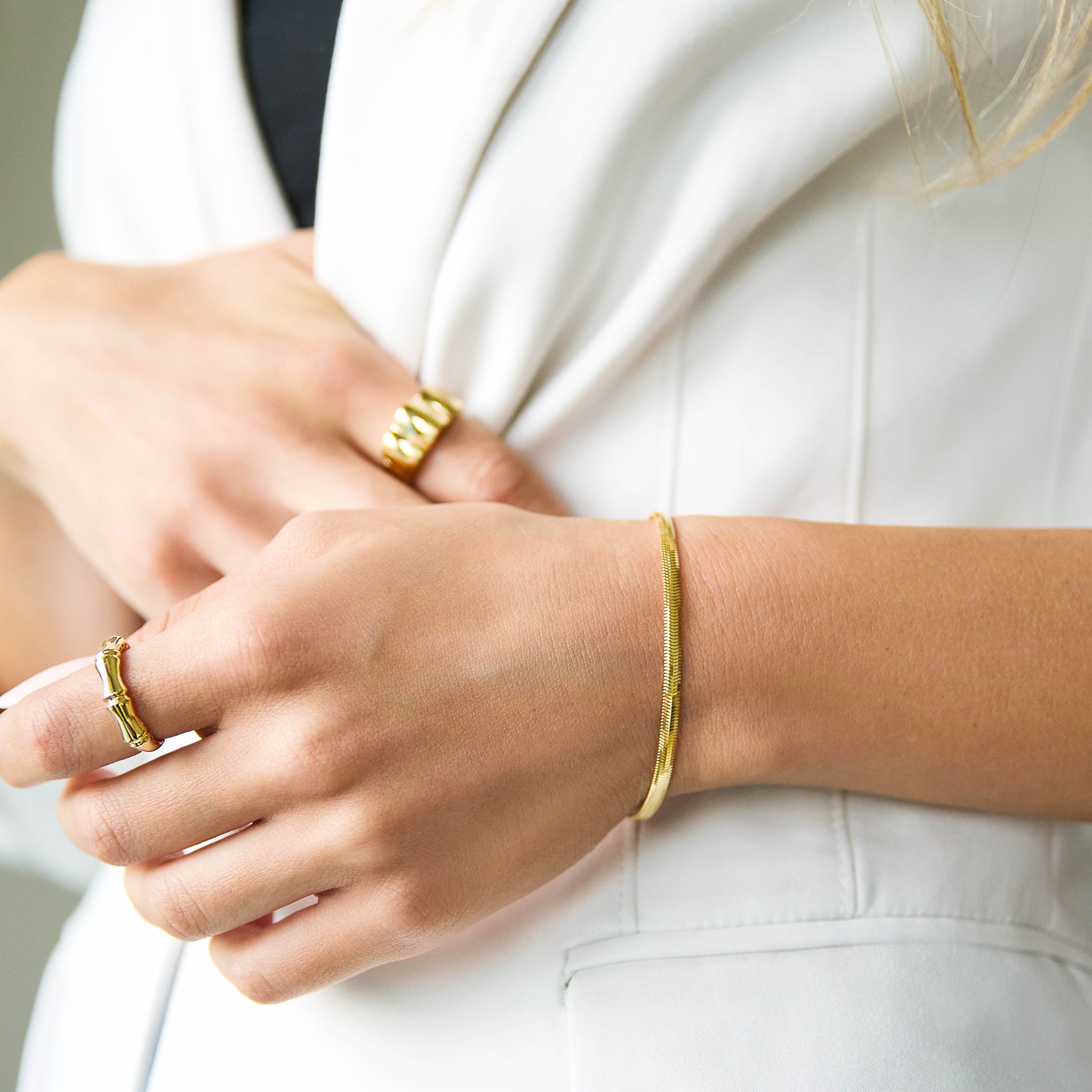 Understanding the Differences: 18 Karat Gold & Gold-Plated - Abra Jewellery